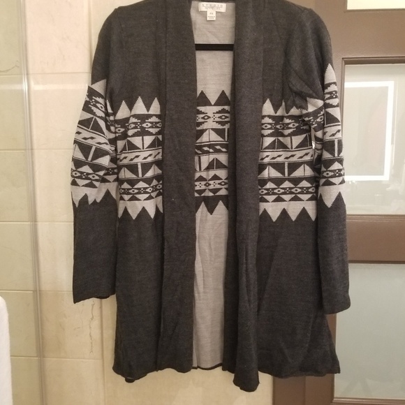 Studio petite sweater size ps - Picture 1 of 5